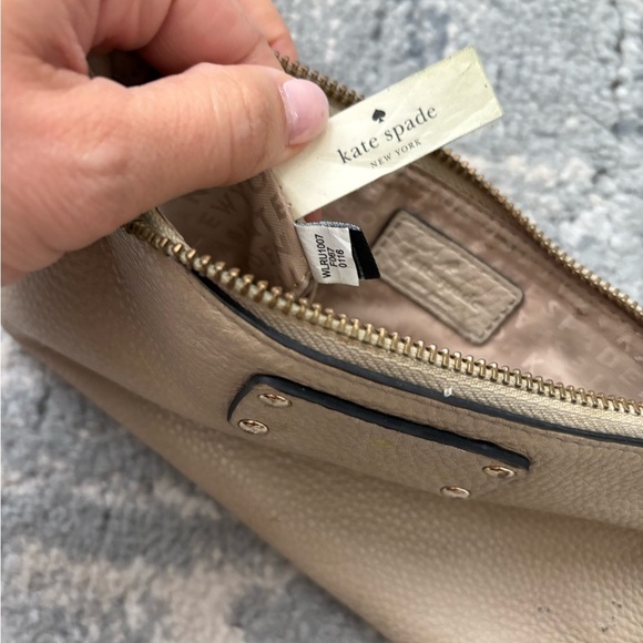 Kate Spade Peddle Leather Wristlet, Beige. - Picture 7 of 9